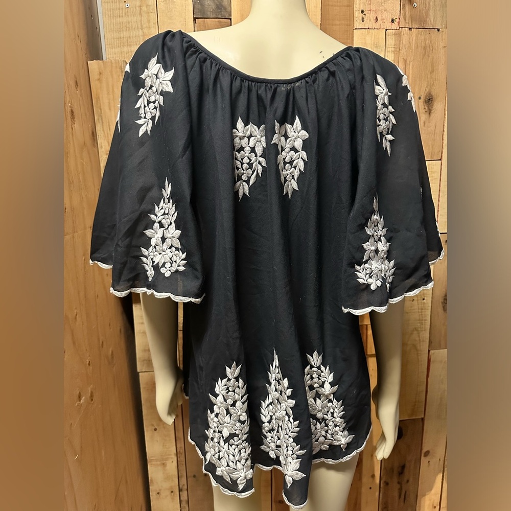 Vintage Bullocks Wilshire embroidered blouse